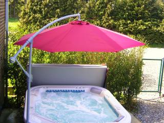 Modern Stay with Hot Tub - Felenne - 6