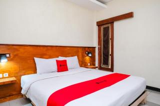 RedDoorz near Legian Street - 9