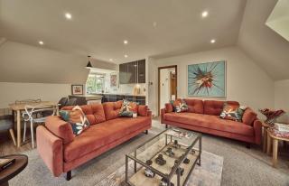 The Flat - Waresley Park Estate - 7