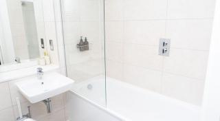 Luxurious Apartment with Pool, Gym & Spa - Manchester - 9