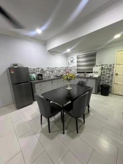 Rawang Bandar Tasik Puteri Homestay - Rawang - 1
