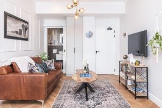 Stylish 1st-Floor Studio with Balcony in Cape Town - 2