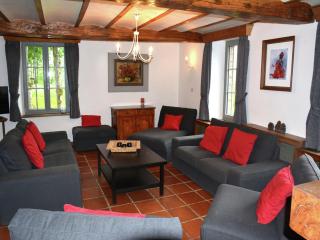 Vintage Farmhouse with Garden, Roofed Terrace - Gouvy - 9