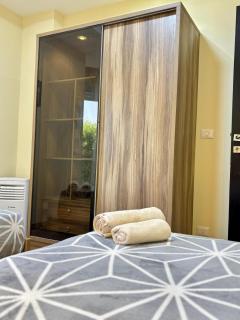 Zayed Elite Retreat pool, garden & breeze - 1