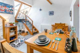 Smugglers Cottage - Porthleven - 1