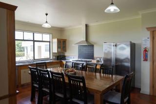 Bungalow Coastal Retreat - large luxury homestead - Tataraimaka - 7