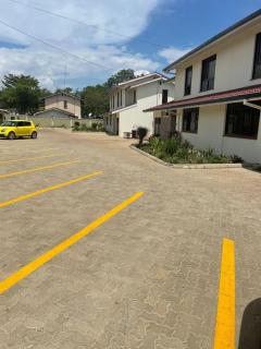 Home Haven- 3 Bedroom Apartment - 1