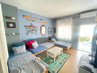 Small house at seafront - 8