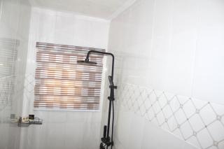 Cozy Guest Room, Kitchen, Wi-Fi, 24 hours Power - Ibadan - 1