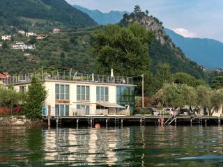 Lakefront Retreat with Garden - Marone - 0