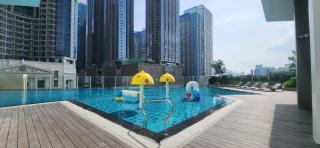 New Modern Arts Uptown BGC with Parking Gym up to 4 Guests - Manila - 7