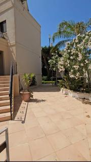 Elegant Villa with Swimming Pool - 8