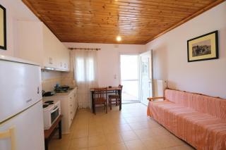 New Peaceful Apartment Near Port - Mirina - 3