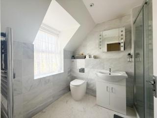 Serene Home ideally connected to Central London - 7