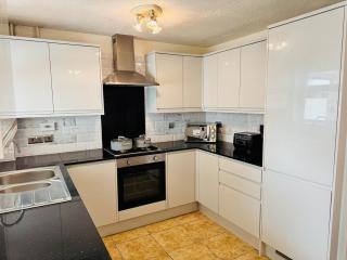 Luxe 2 Bedroom House Derby City - 2