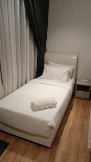 Quill Residence- Minimalist Urban Condo by Azmila - 5