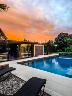 CasaKadd002LuxuryHeated Pool Garden Patio Barbeque - 0