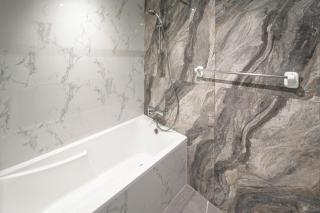 Family-Sized 4BR Pool, Jacuzzi & Gym - 1