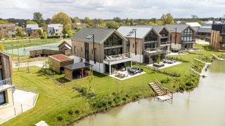 Minety Lake 07 Lower Mill Estate The Cotswolds - Somerford Keynes - 0