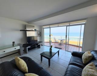11 Glitter Bay - Panoramic seaviews and beach access - 3BR Umhlanga - Durban - 0