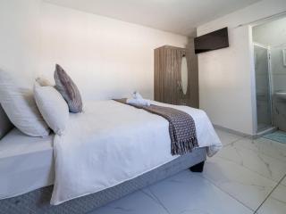 Jnc Lodge - Richards Bay - 9