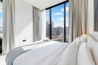FAM Living Trillionaire Residences Premium Studio with Private Jacuzzi and Canal View - 2