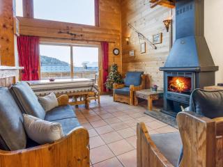 Peisey Chalet with Balcony Views - 9