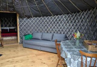 Cozy Yurt on a Heritage Farm with Trails, Pond, and Sauna - - 7