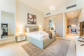 Steps from Dubai Hills Park, Walk to Dubai Hills Mall, 15-Minute Drive to Burj Khalifa and Dubai Mall, Sway Residences, Dubai Hills by Deluxe Holiday Homes - 5