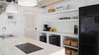 Vino Vibe by the artist's Pool Cicada Speedy wifi - 8