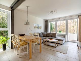 Lakeside Comfort with Balcony - 5