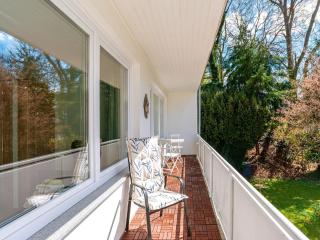 Lakeside Comfort with Balcony - 4