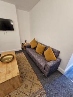 Stylish 4 Bed for long and short term stays - Longbridge - 9