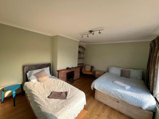 Lovely 4 Bedroom House in Oxford - 8