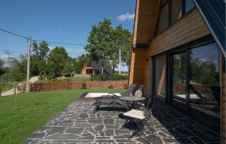 2 Bedroom Cozy Home In Brodani - 1