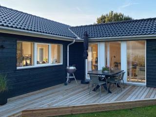 8 person holiday home in Hadsund-By Traum - 8