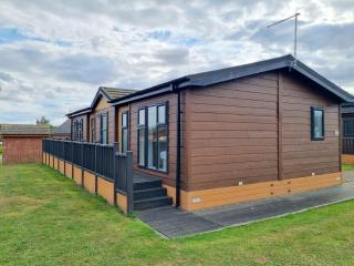 Beech 26 Hot Tub - Garton - 8