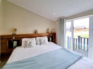 Beech 26 Hot Tub - Garton - 6