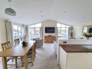 Beech 26 Hot Tub - Garton - 5