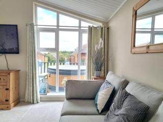 Beech 26 Hot Tub - Garton - 3