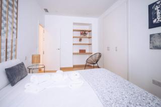 2-BR Gem in Gibraltar's Heart - Gibraltar - 8