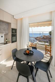 Sunny Seaside Cozy Home - 0