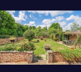 Kirkar Bungalow Garden Andover - Penton Mewsey - 2