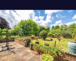 Kirkar Bungalow Garden Andover - Penton Mewsey - 1