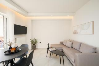 Sunny Seaside Cozy Home - 9