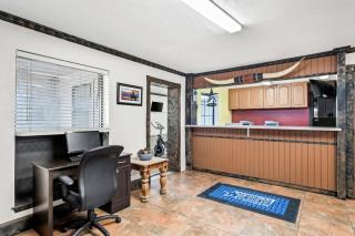 Americas Best Value Inn Midlothian - 9