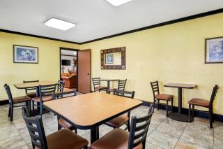 Americas Best Value Inn Midlothian - 8