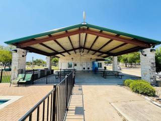 Village Farm Bungalow with Pool and Hot Tub - Austin - 4