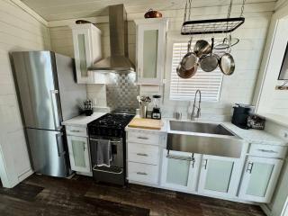 Village Farm Bungalow with Pool and Hot Tub - Austin - 3