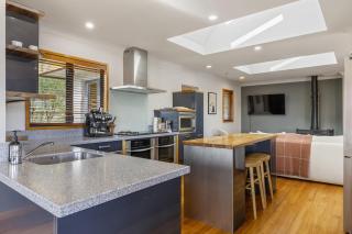 Harvey Lake House - stylish comfort with outdoor deck and lake views - 1